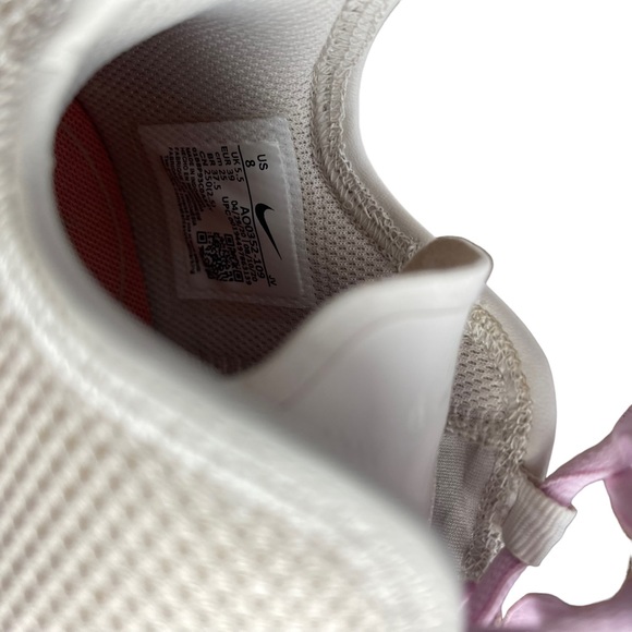 NIKE Air Max Women’s Beige Motion 2 Sneakers Size 8 AO0352-109 Running Shoes - Picture 6 of 8